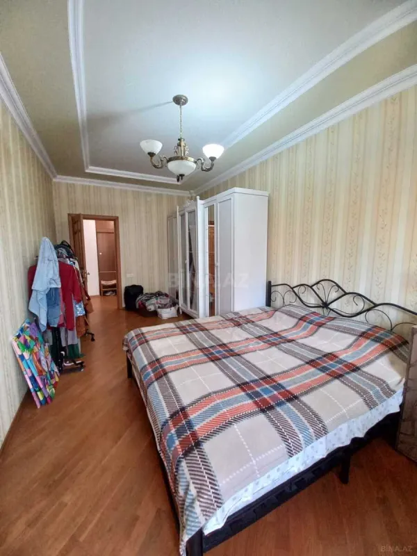 Satılır 3 otaqlı mənzil 135 m²