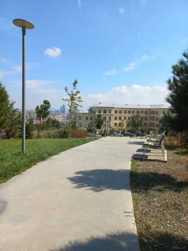 Satılır 3 otaqlı mənzil 135 m²