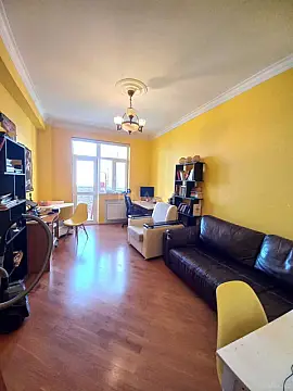 Satılır 3 otaqlı mənzil 135 m²