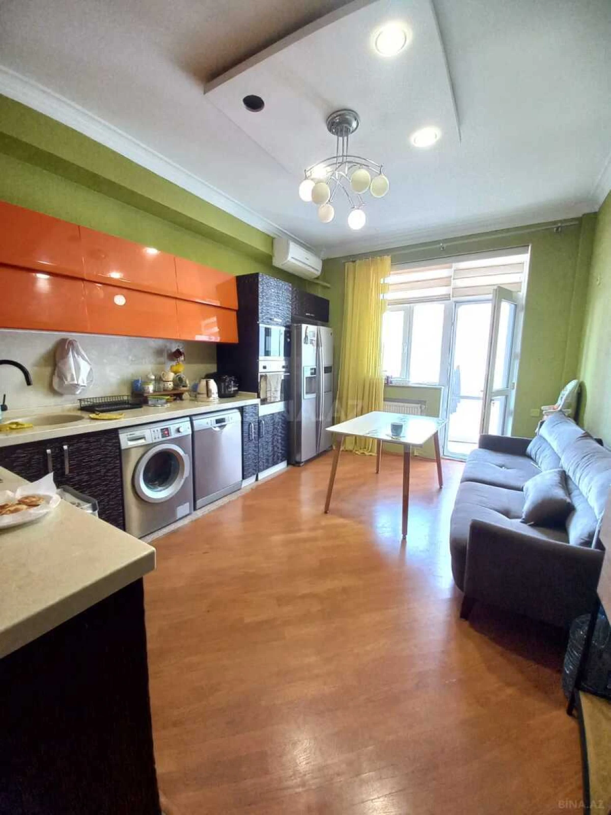 Satılır 3 otaqlı mənzil 135 m²