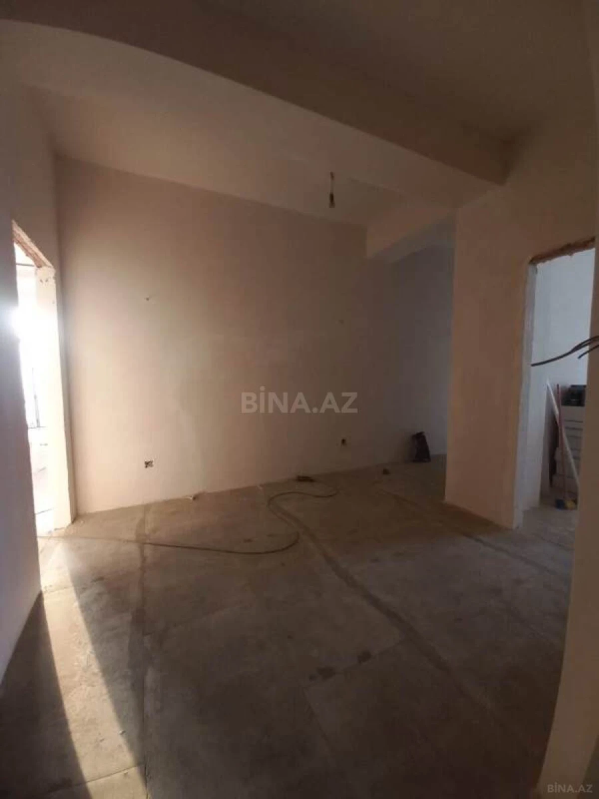 Satılır 3 otaqlı mənzil 151 m²
