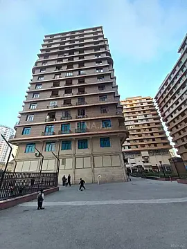 Satılır 3 otaqlı mənzil 151 m²