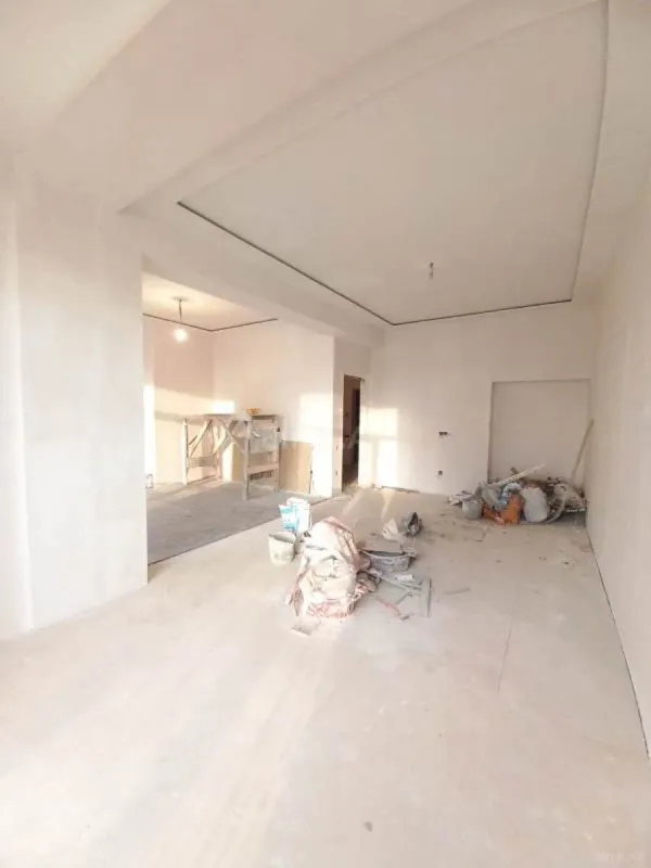 Satılır 3 otaqlı mənzil 151 m²