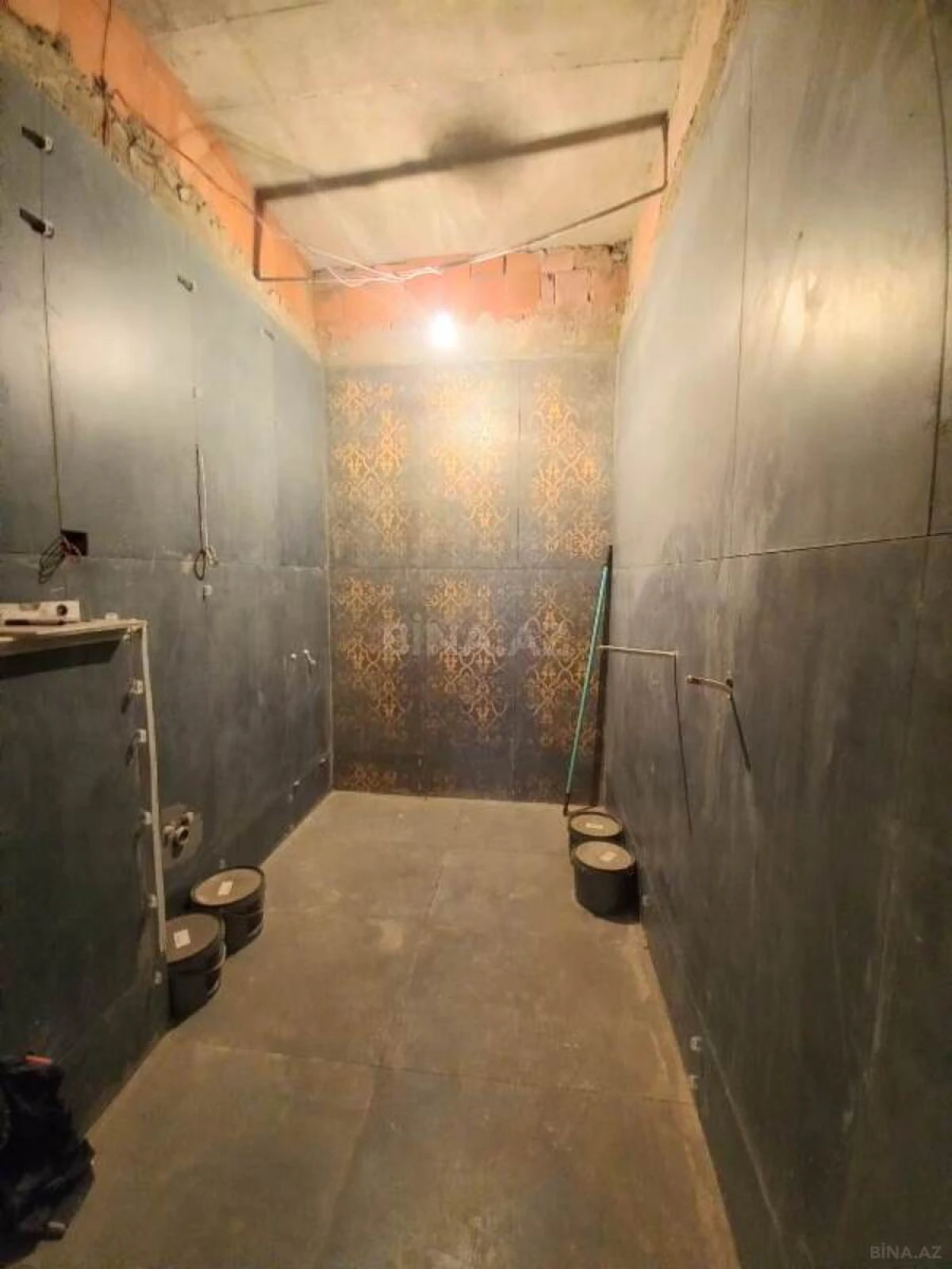 Satılır 3 otaqlı mənzil 151 m²