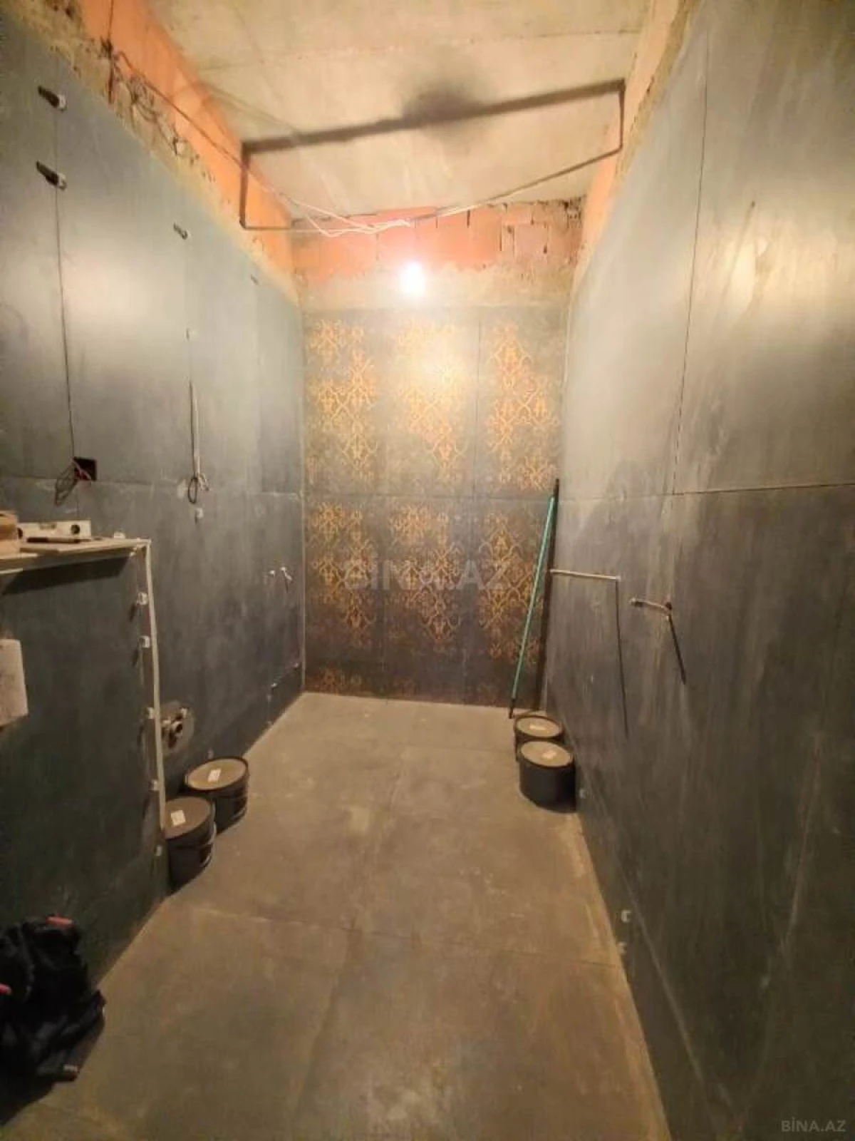 Satılır 3 otaqlı mənzil 151 m²