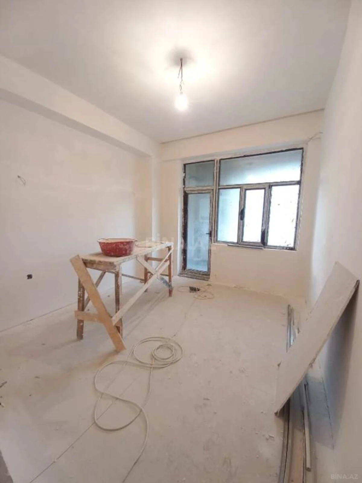 Satılır 3 otaqlı mənzil 151 m²