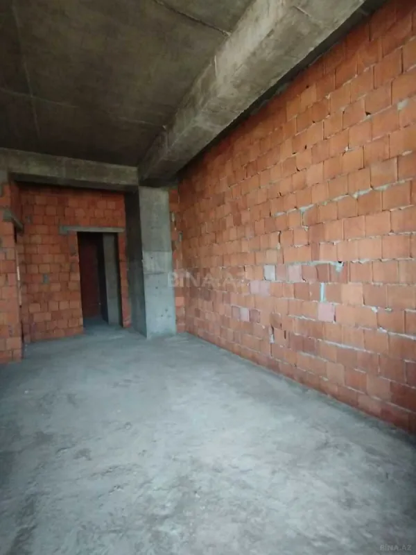 Satılır 3 otaqlı mənzil 132 m²