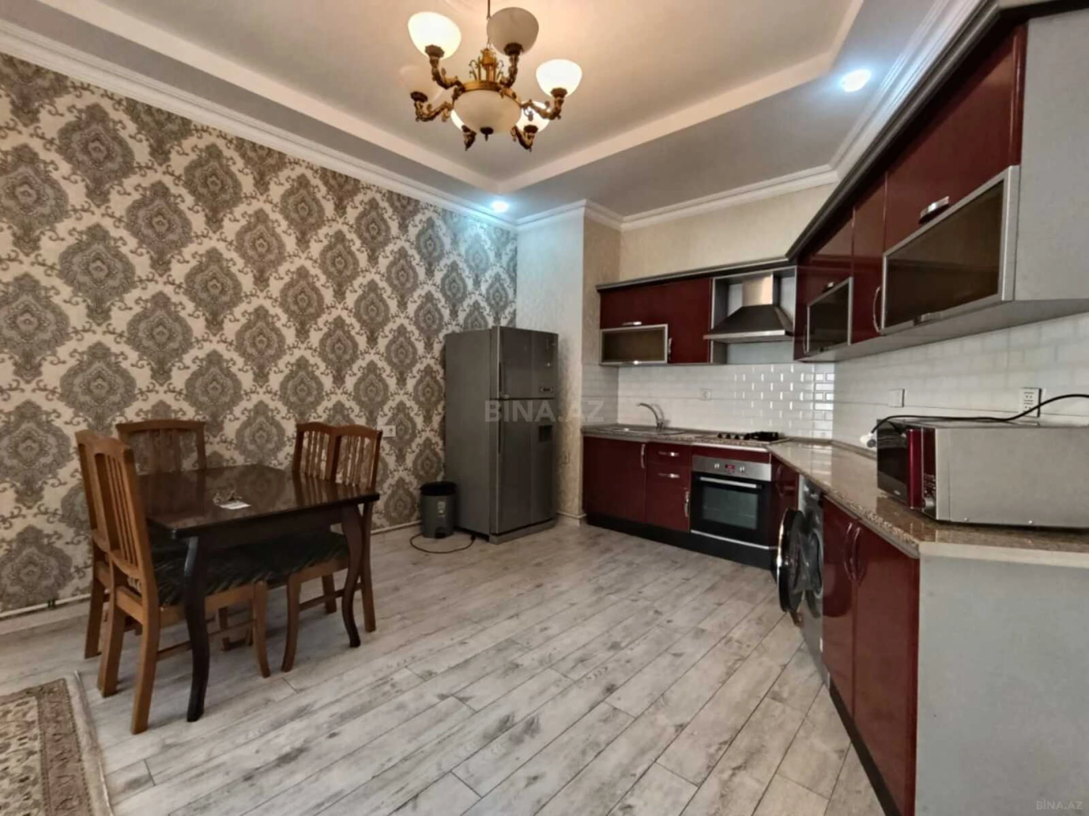 Kirayə verilir 2 otaqlı mənzil 100 m²