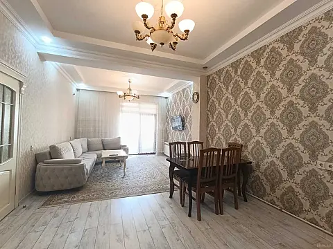 Kirayə verilir 2 otaqlı mənzil 100 m²