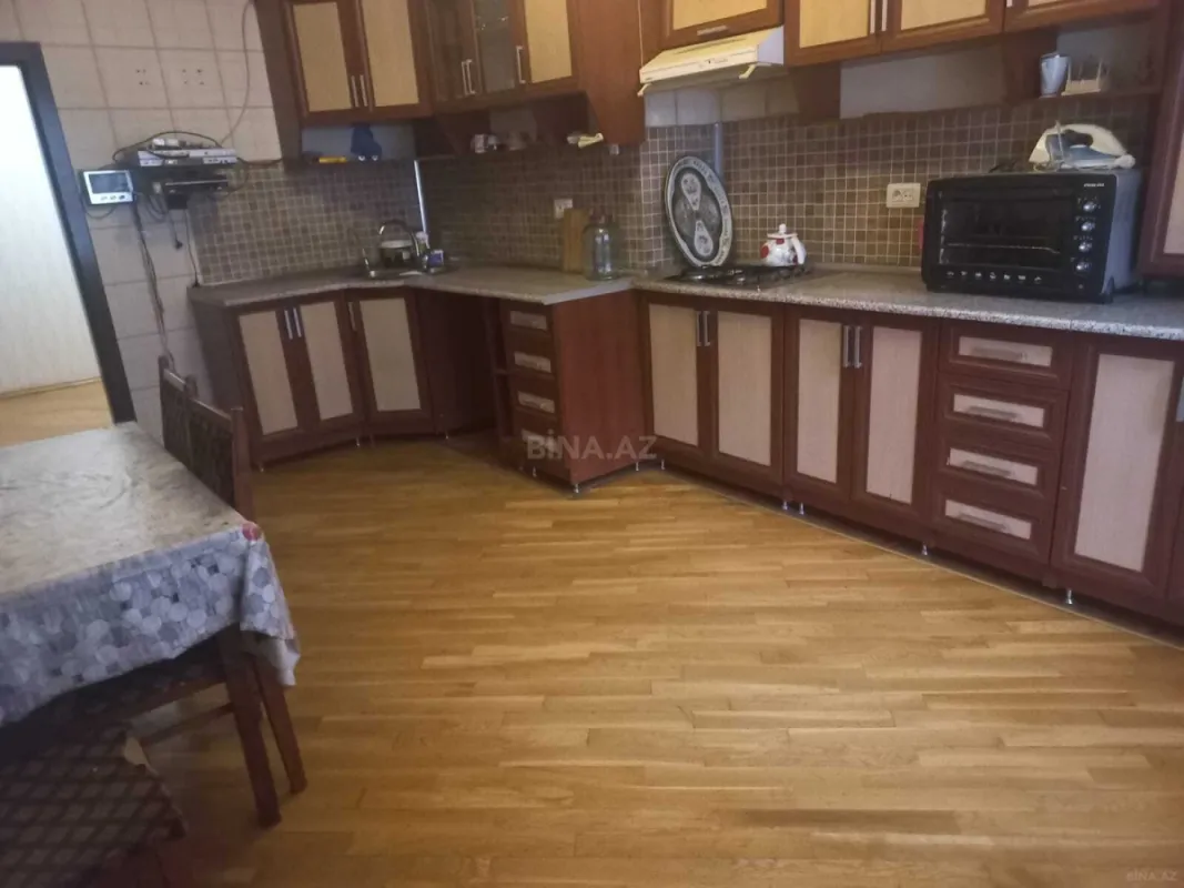 Satılır 3 otaqlı mənzil 105 m²