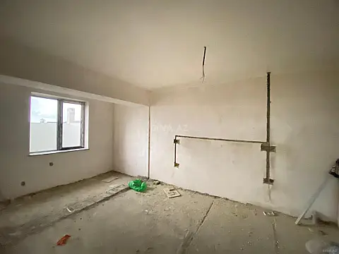 Satılır 8 otaqlı həyət evi 400 m²