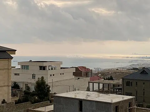 Satılır 8 otaqlı həyət evi 400 m²