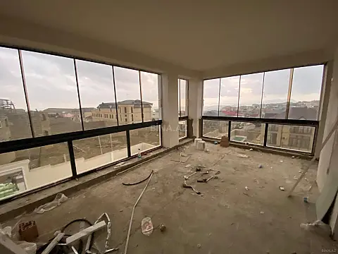 Satılır 8 otaqlı həyət evi 400 m²