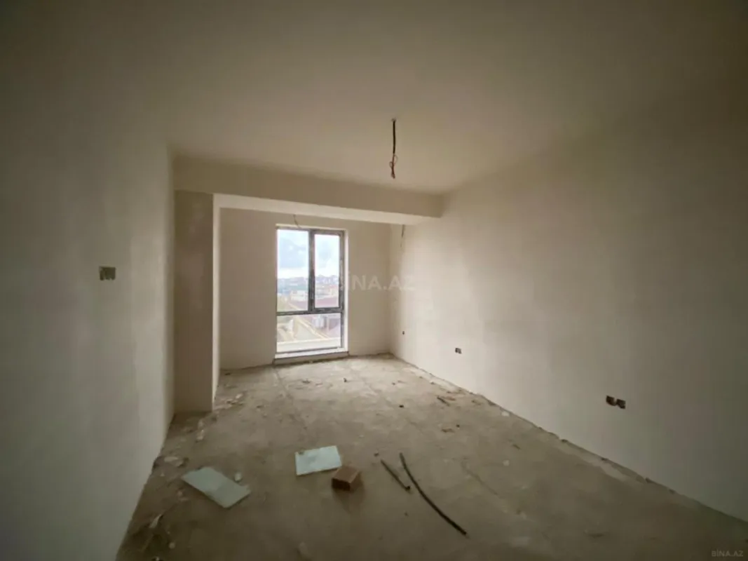 Satılır 8 otaqlı həyət evi 400 m²