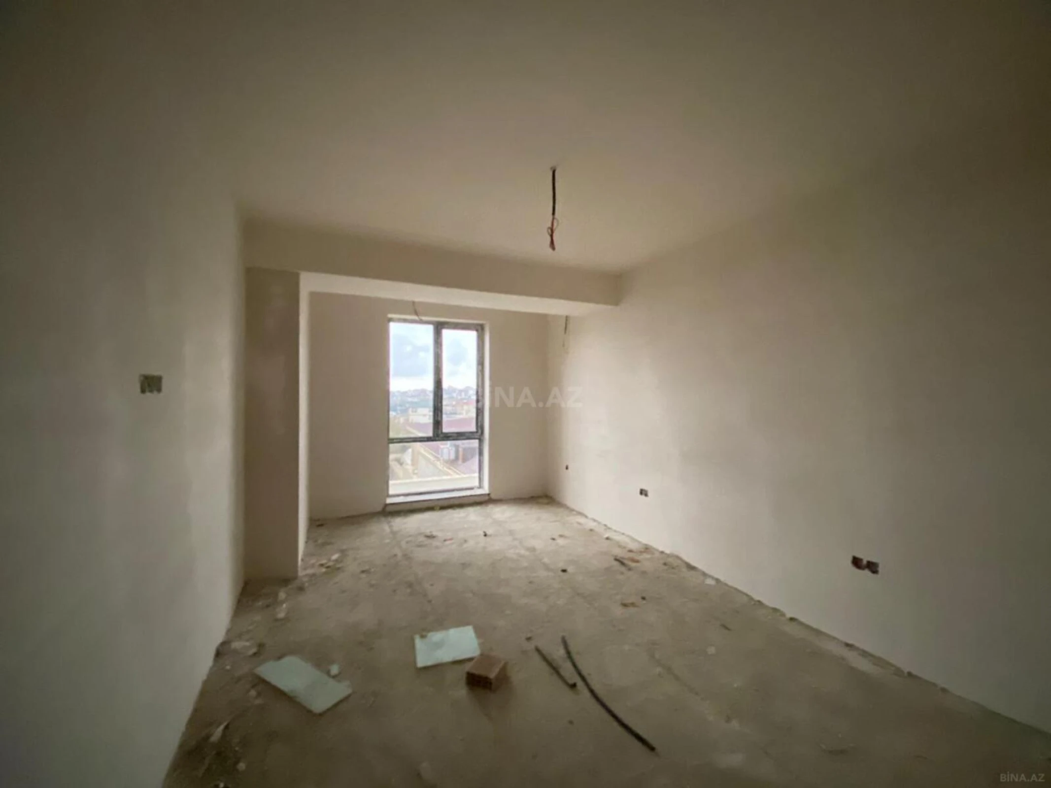 Satılır 8 otaqlı həyət evi 400 m²