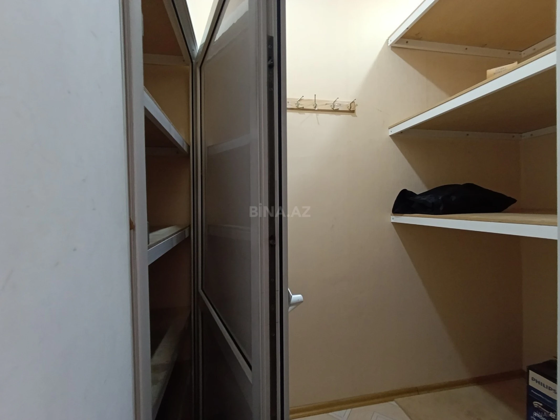 Satılır 3 otaqlı mənzil 130 m²
