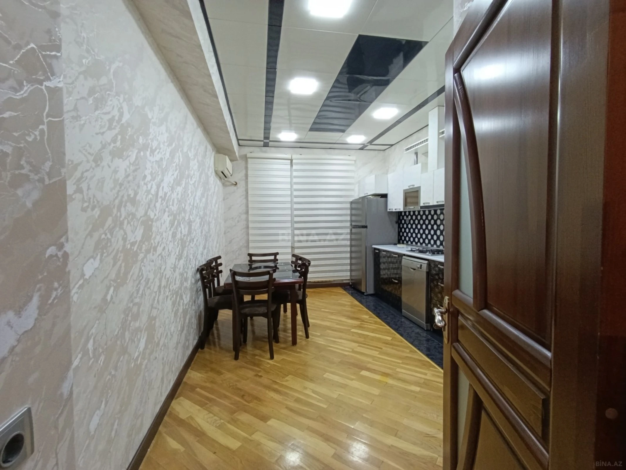 Satılır 3 otaqlı mənzil 130 m²