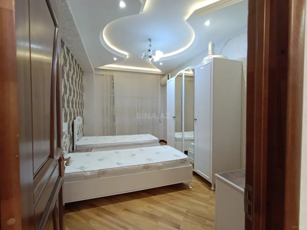 Satılır 3 otaqlı mənzil 130 m²