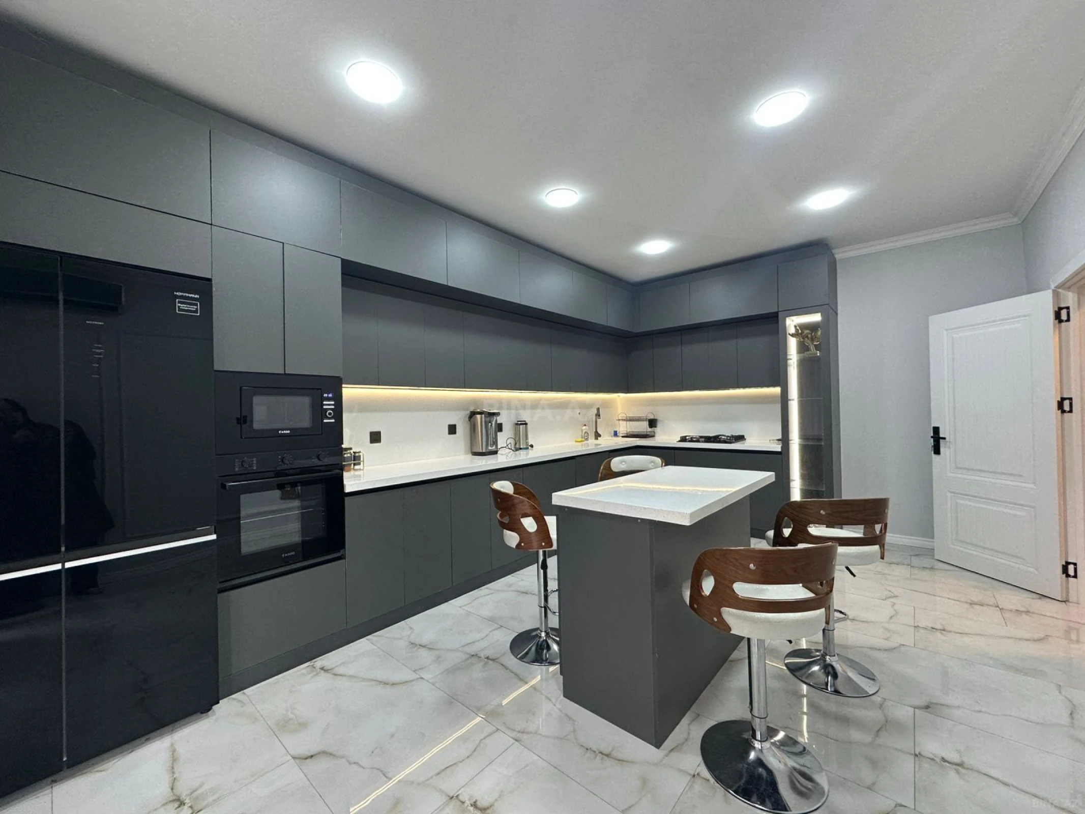 Kirayə verilir 6 otaqlı həyət evi 410 m²