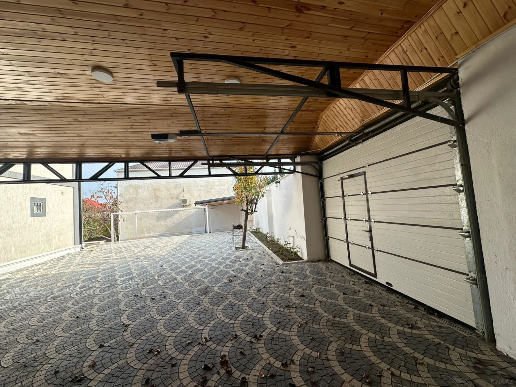 Kirayə verilir 6 otaqlı həyət evi 410 m²