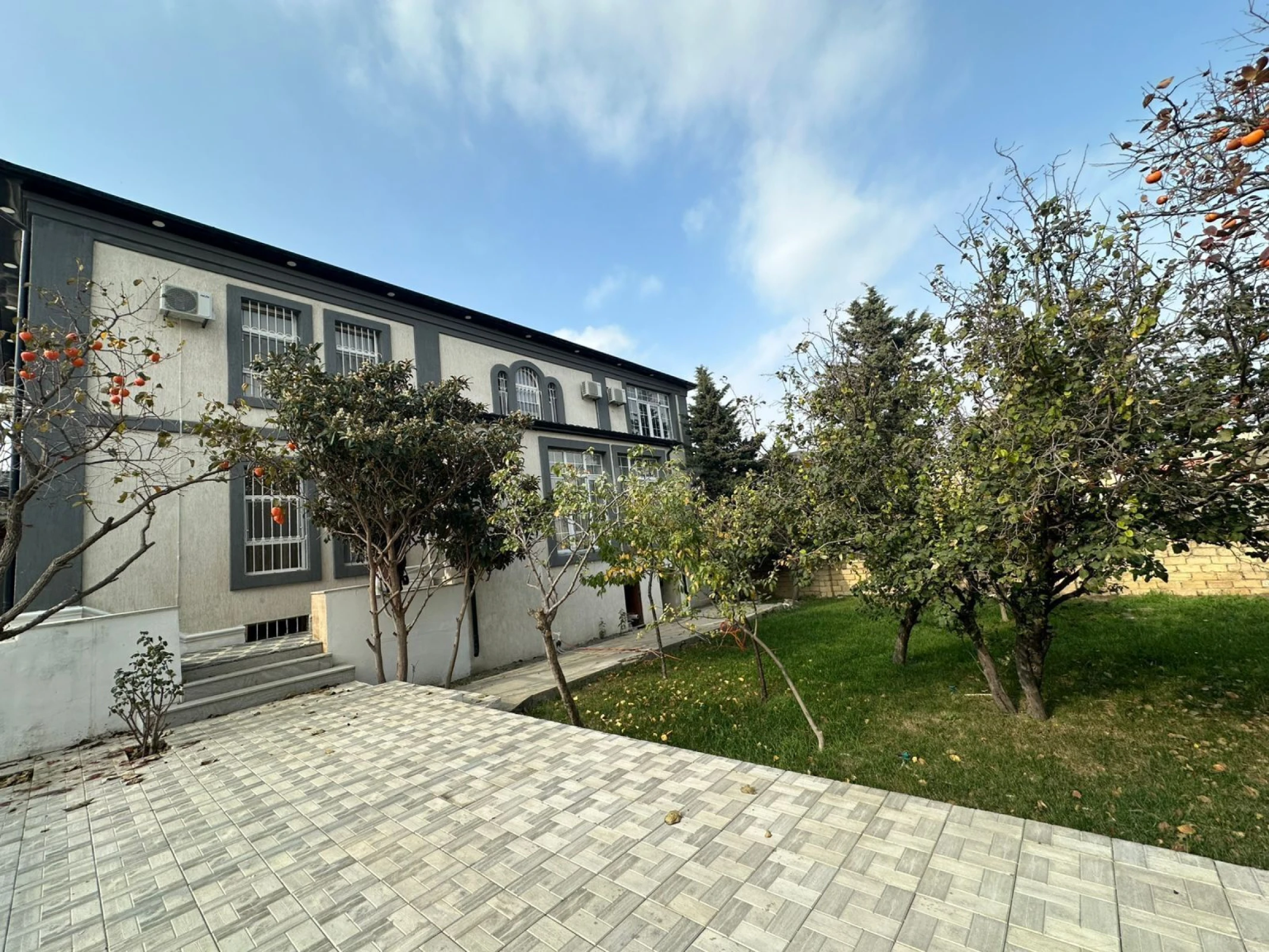Kirayə verilir 6 otaqlı həyət evi 410 m²