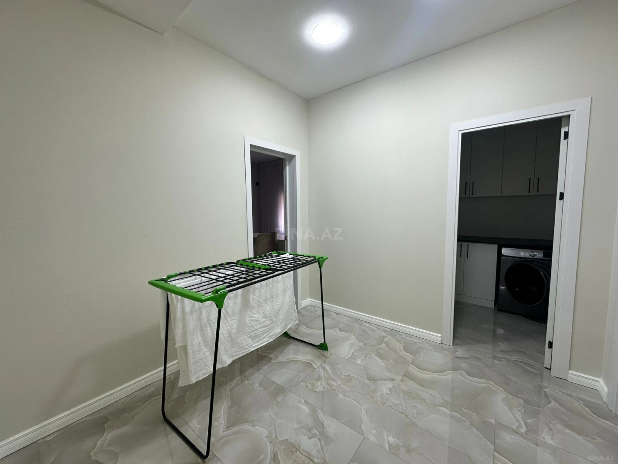 Kirayə verilir 6 otaqlı həyət evi 410 m²