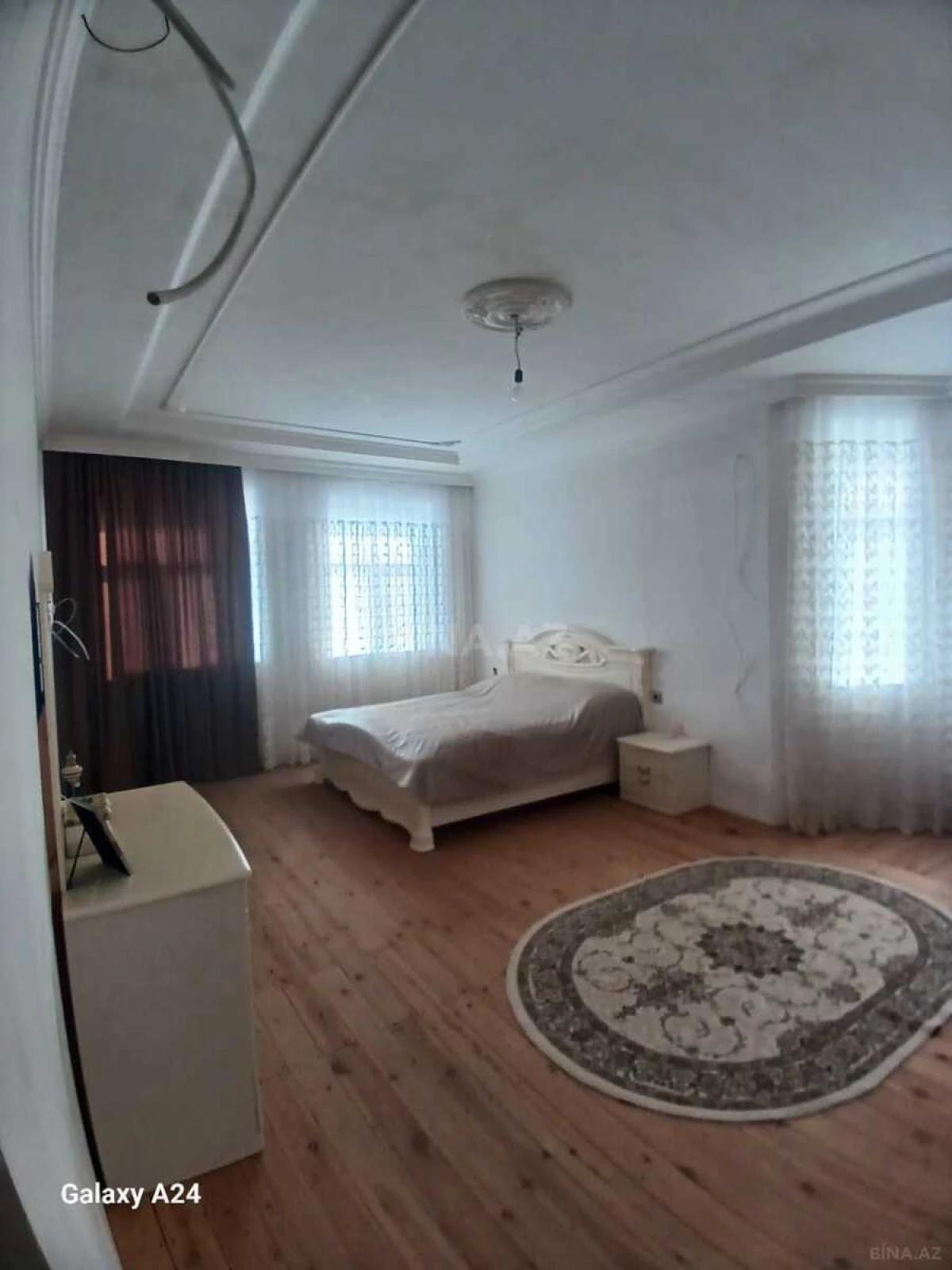 Satılır 5 otaqlı həyət evi 360 m²