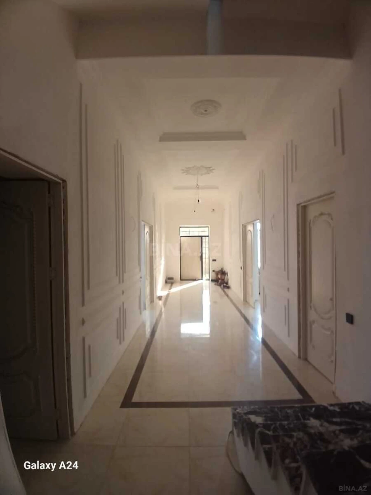 Satılır 5 otaqlı həyət evi 360 m²