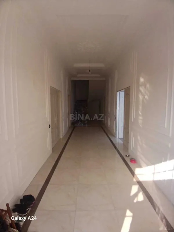 Satılır 5 otaqlı həyət evi 360 m²