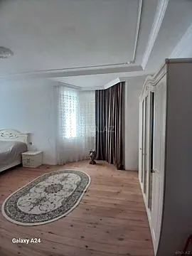 Satılır 5 otaqlı həyət evi 360 m²