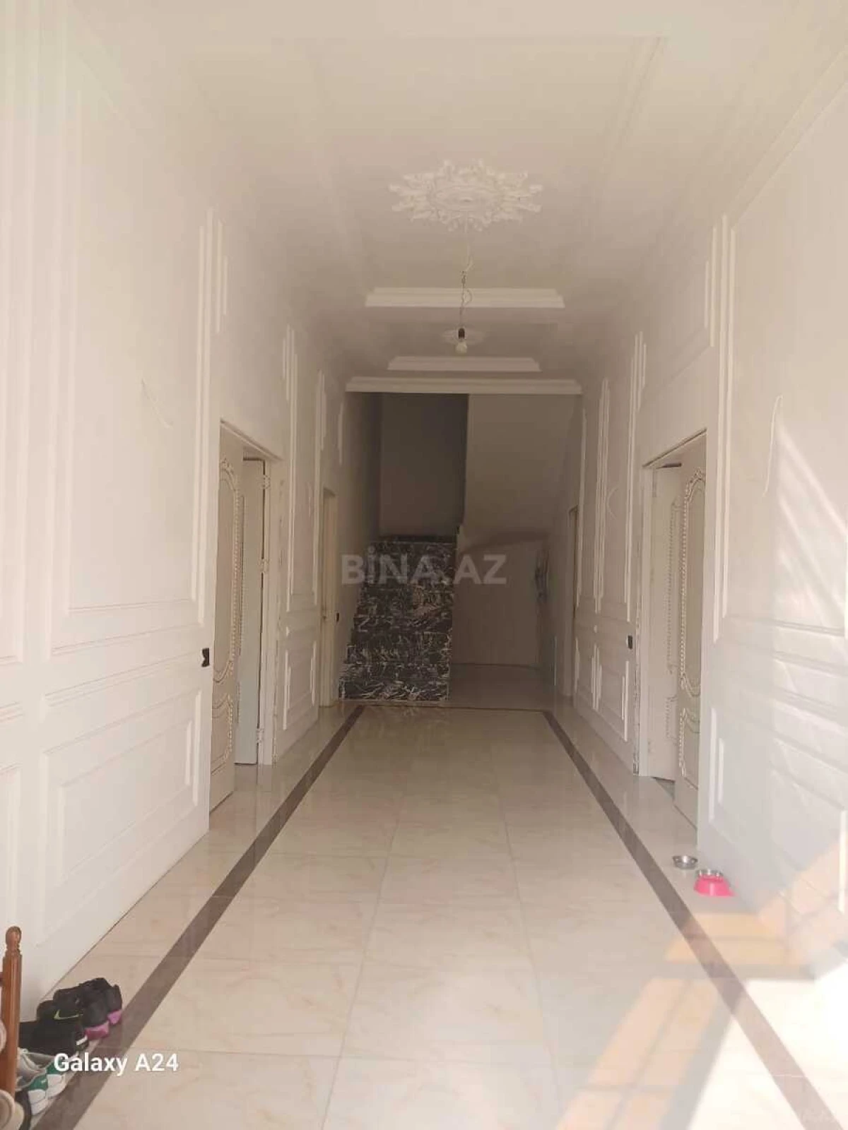 Satılır 5 otaqlı həyət evi 360 m²