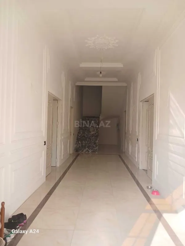 Satılır 5 otaqlı həyət evi 360 m²