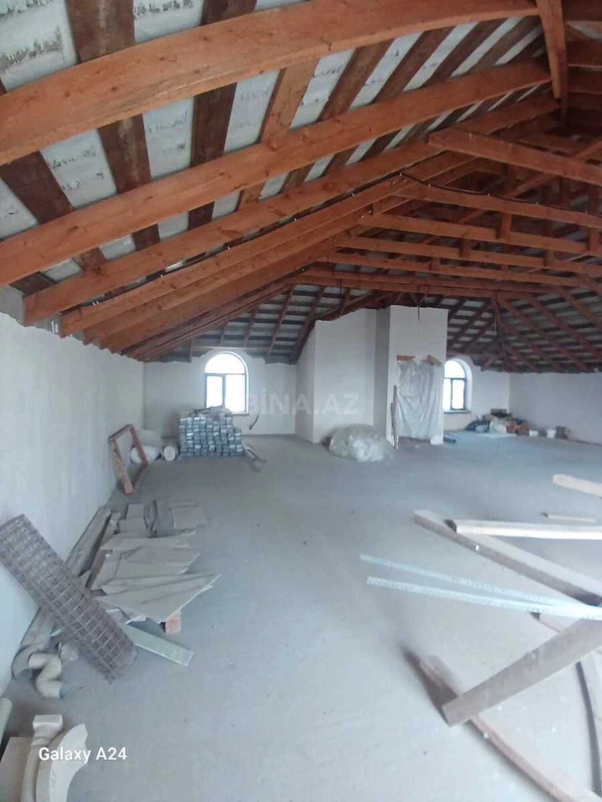 Satılır 5 otaqlı həyət evi 360 m²