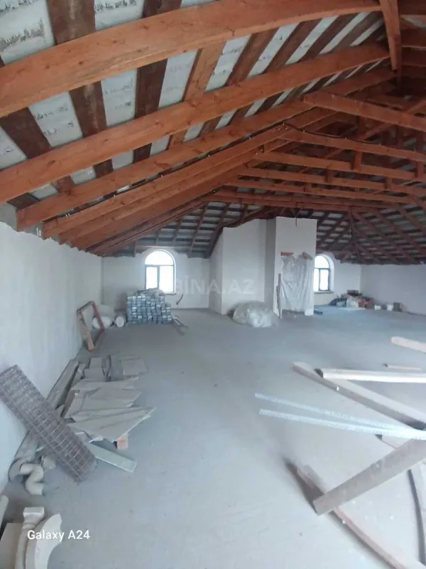 Satılır 5 otaqlı həyət evi 360 m²