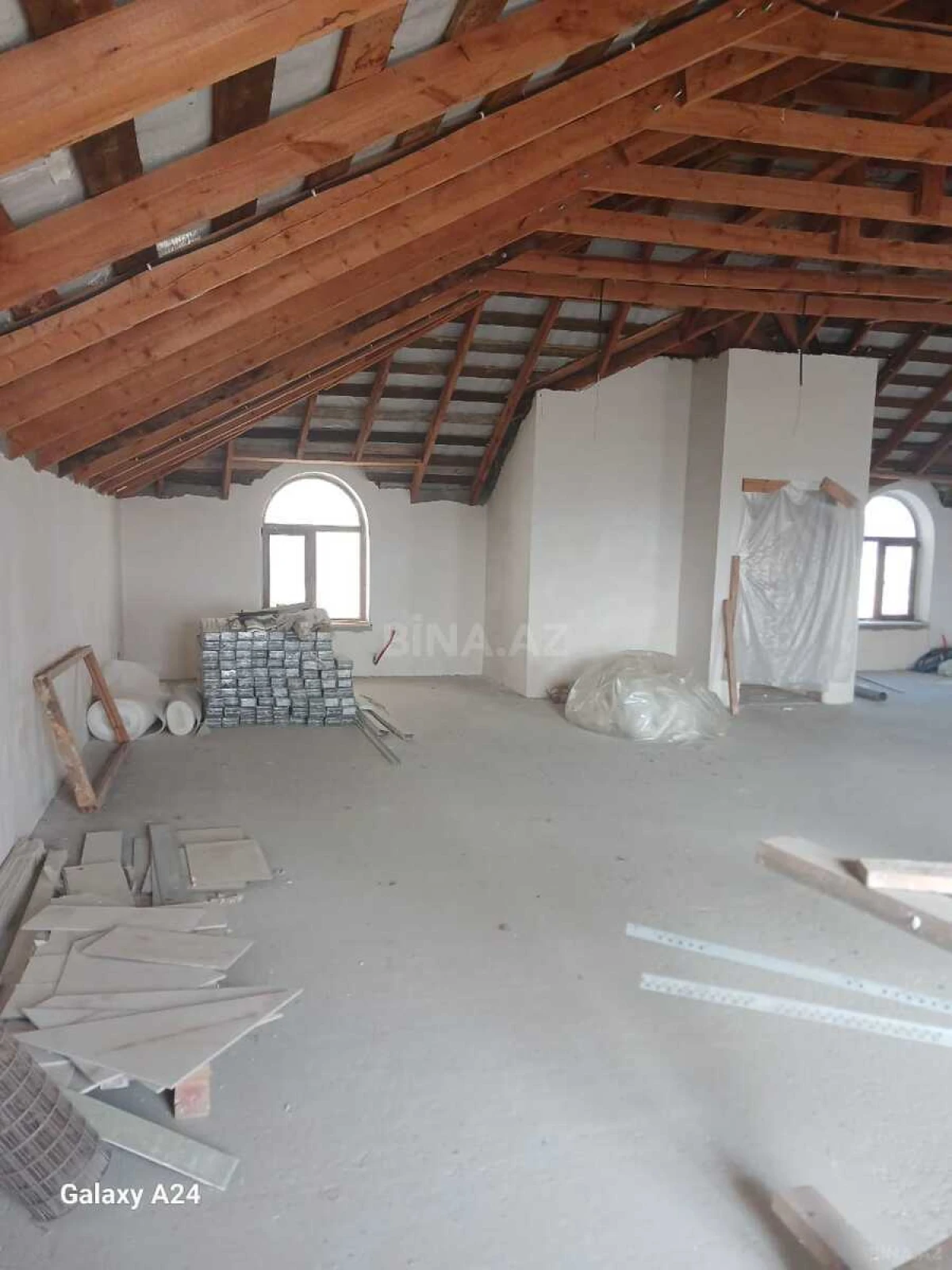 Satılır 5 otaqlı həyət evi 360 m²