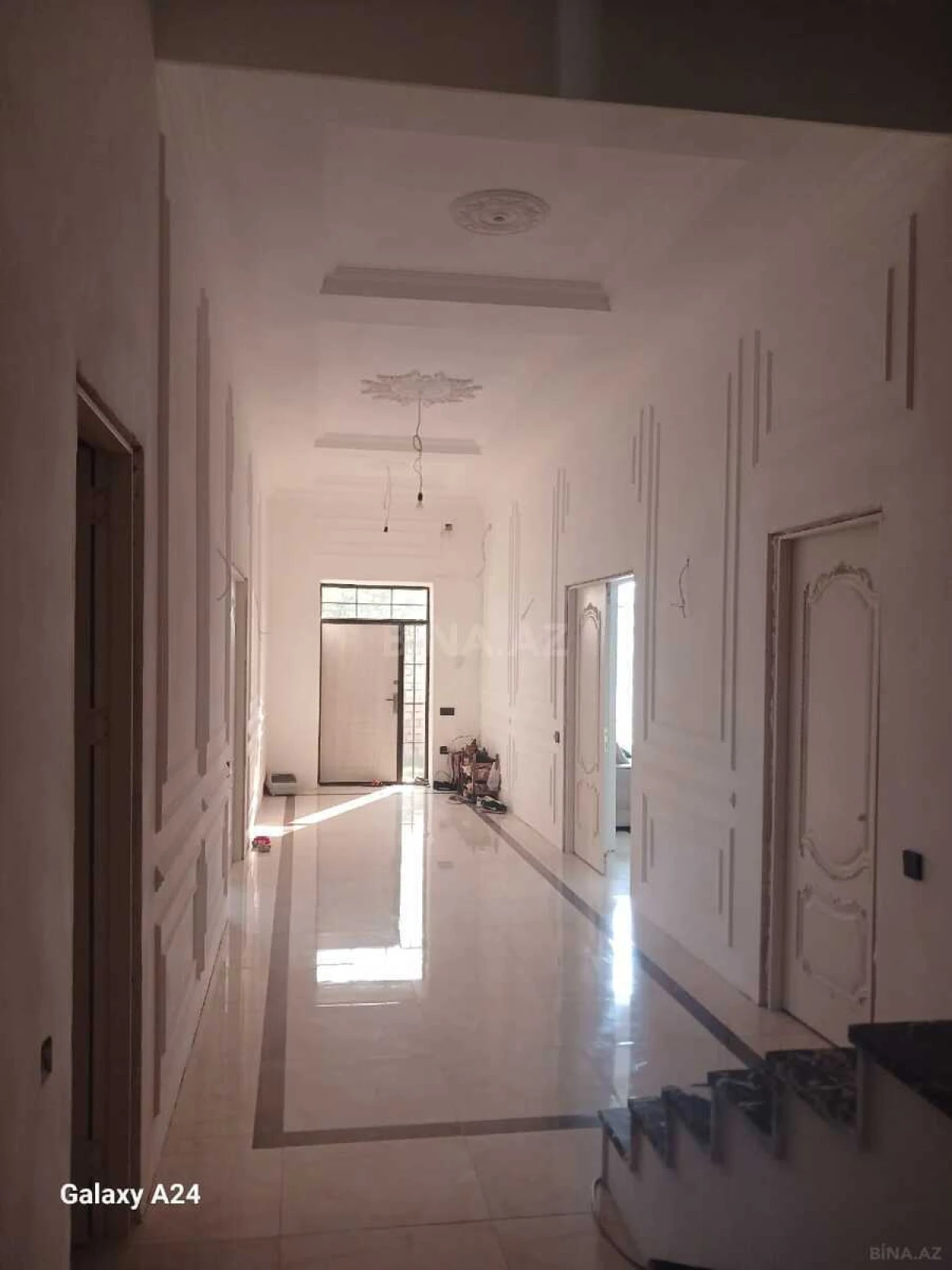 Satılır 5 otaqlı həyət evi 360 m²