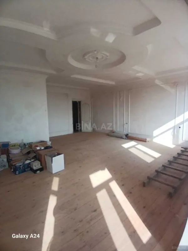 Satılır 5 otaqlı həyət evi 360 m²