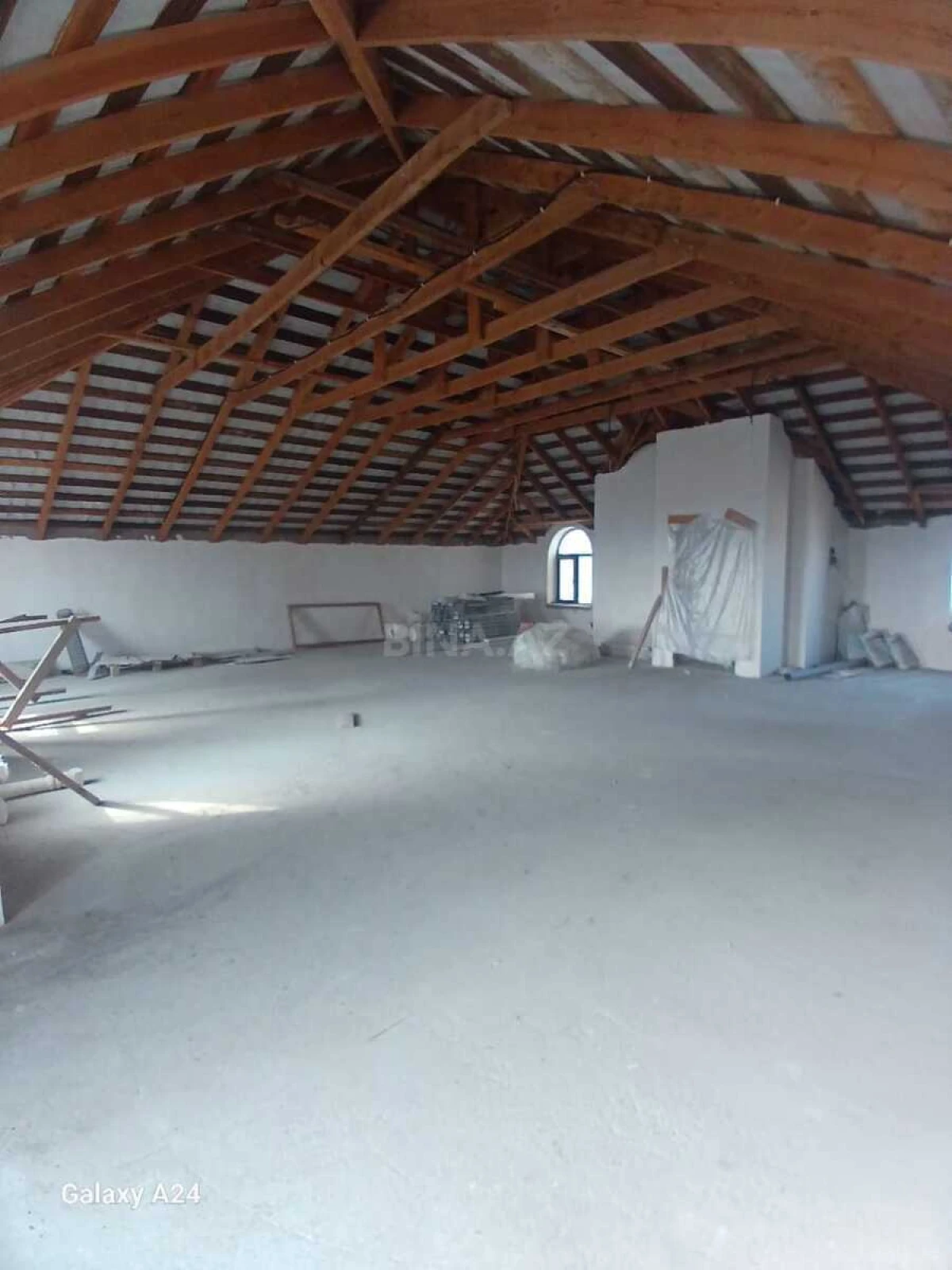 Satılır 5 otaqlı həyət evi 360 m²