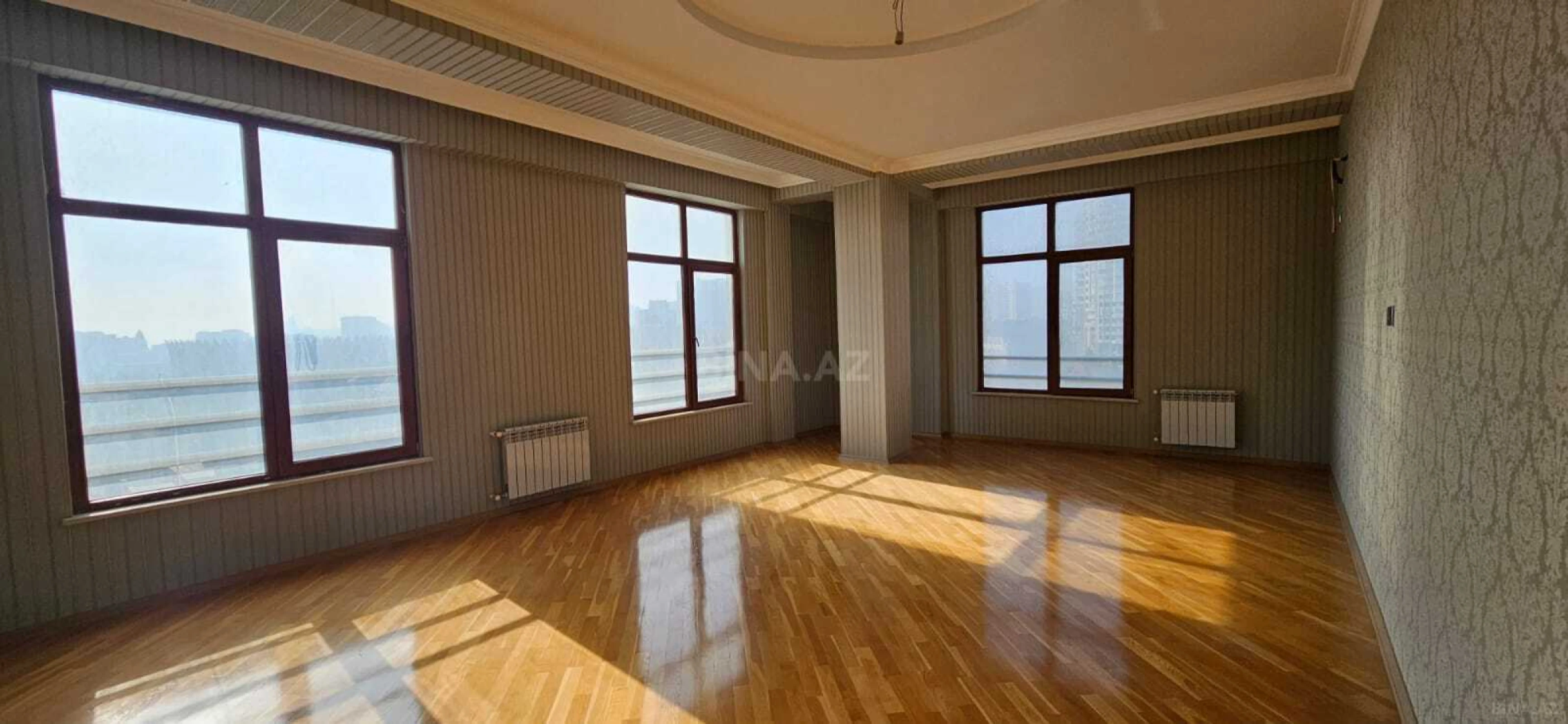 Satılır 3 otaqlı mənzil 142.5 m²