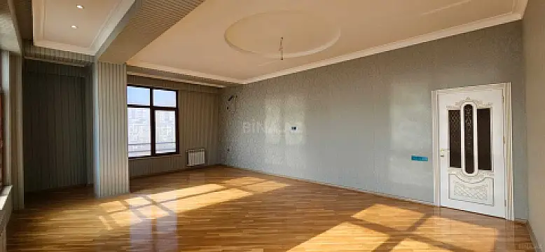 Satılır 3 otaqlı mənzil 142.5 m²