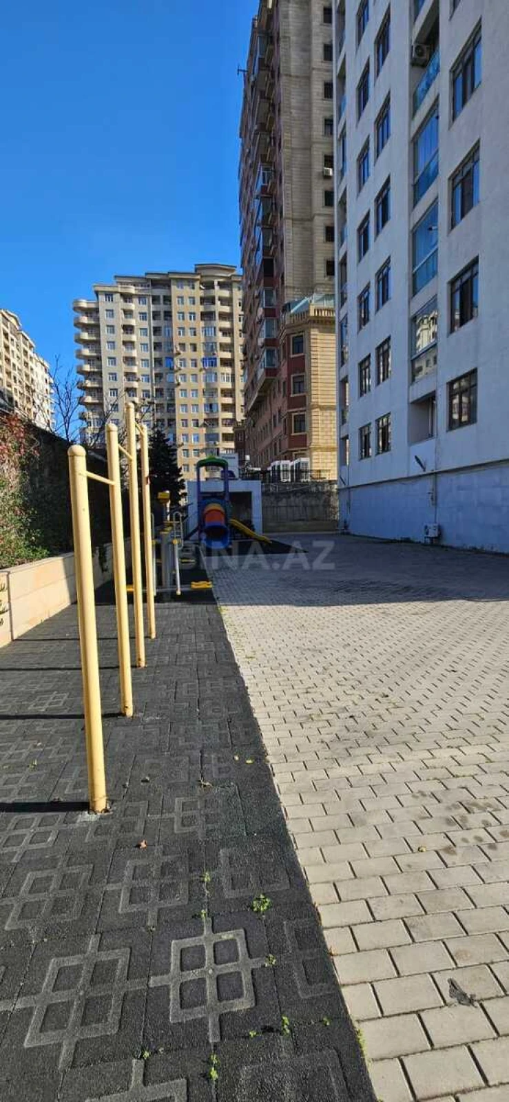 Satılır 3 otaqlı mənzil 142.5 m²