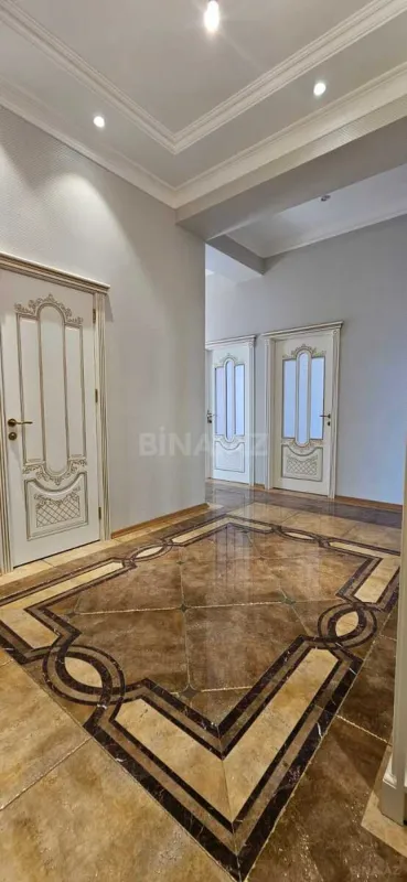 Satılır 3 otaqlı mənzil 142.5 m²