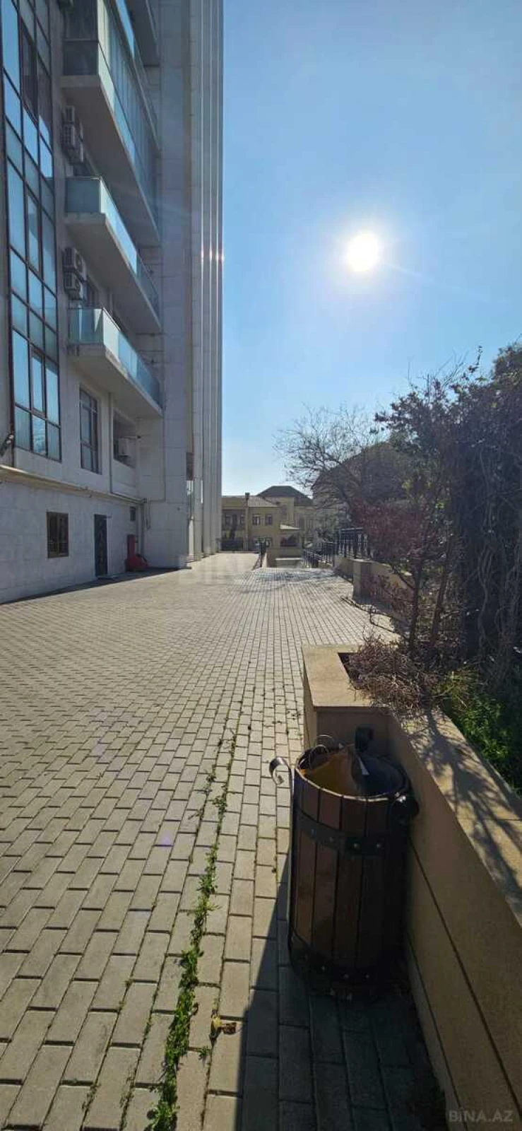 Satılır 3 otaqlı mənzil 142.5 m²