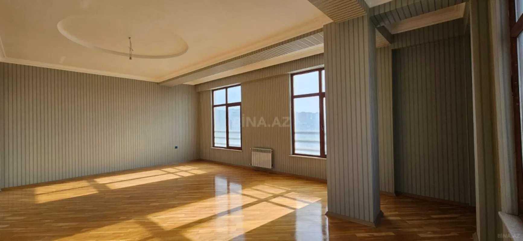 Satılır 3 otaqlı mənzil 142.5 m²