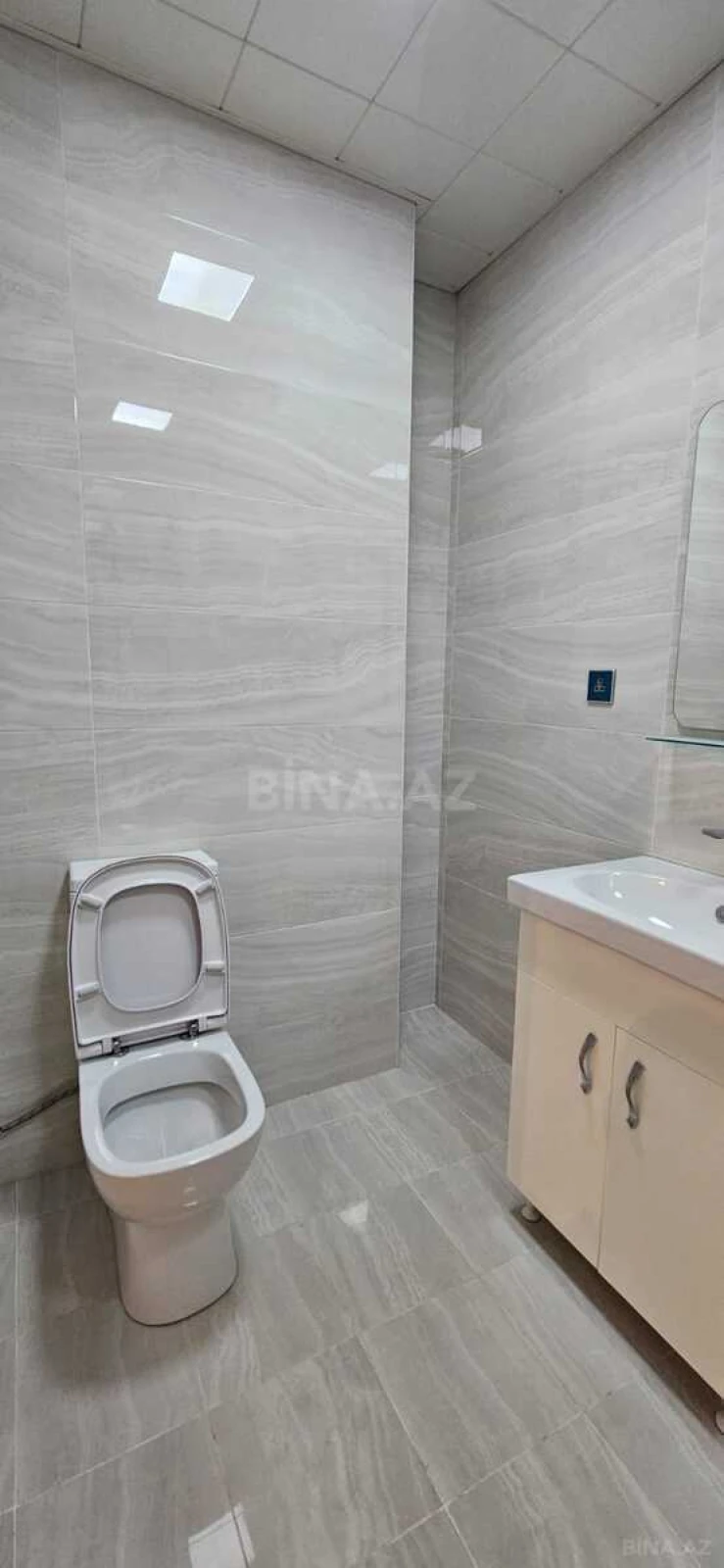 Satılır 3 otaqlı mənzil 142.5 m²