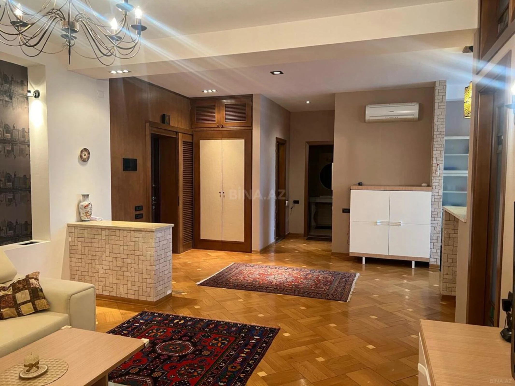Kirayə verilir 3 otaqlı mənzil 117 m²