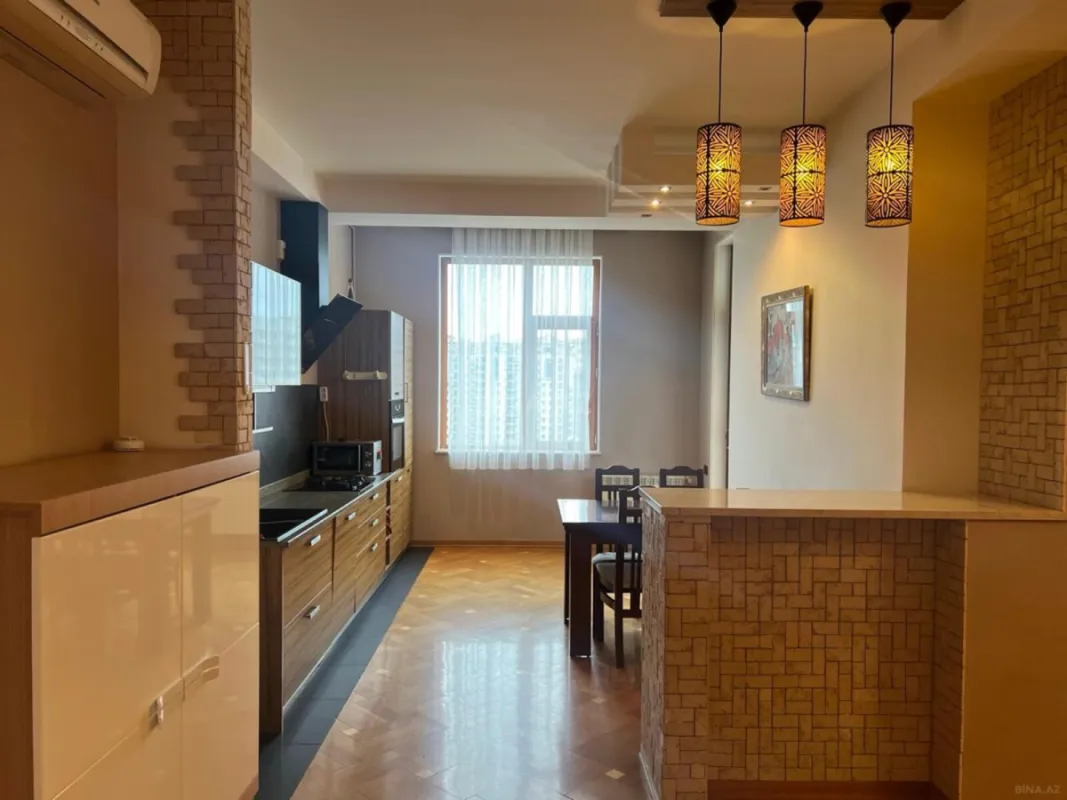 Kirayə verilir 3 otaqlı mənzil 117 m²