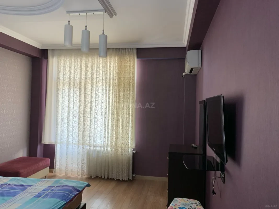 Kirayə verilir 2 otaqlı mənzil 95 m²