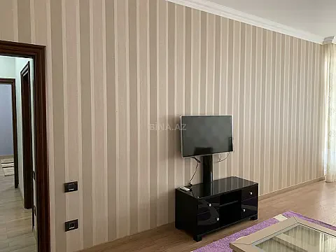 Kirayə verilir 2 otaqlı mənzil 95 m²