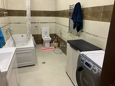 Kirayə verilir 2 otaqlı mənzil 95 m²